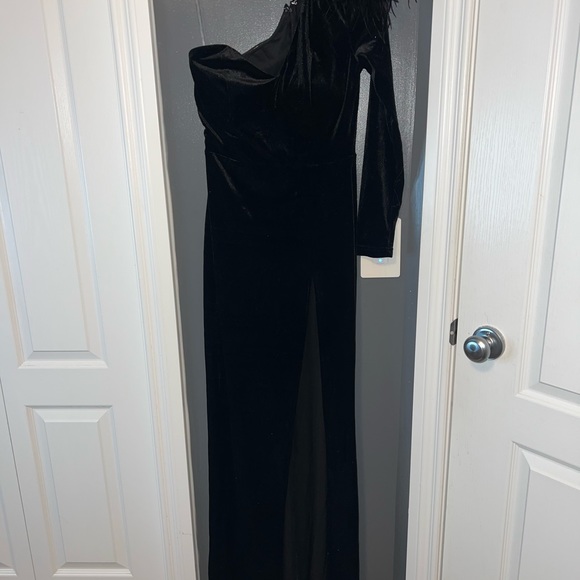 “One More Night Velvet Maxi Dress. Got for an event - Picture 3 of 5